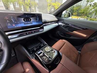 2024 BMW I5 photo 8