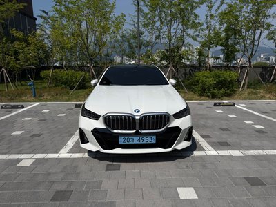 2024 BMW I5 photo 2