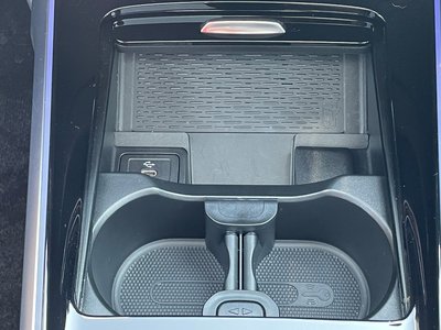 2025 Mercedes-BENZ GLB — миниатюра 16