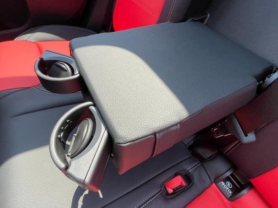 2025 Mercedes-BENZ GLB — миниатюра 26