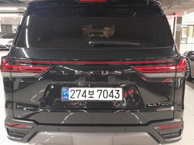 صورة 4 لـ 2025 Lexus LX