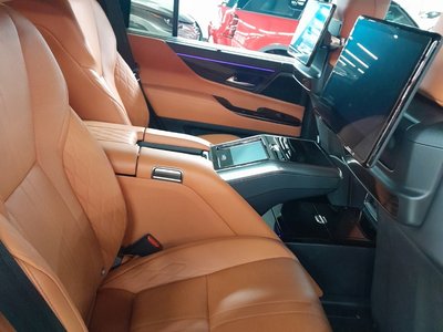 صورة 3 لـ 2025 Lexus LX
