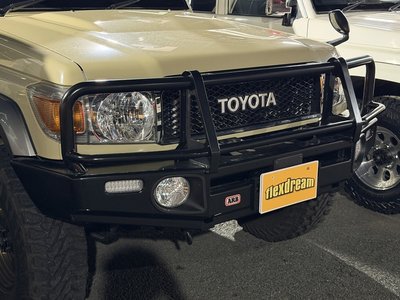 TOYOTA LAND CRUISER 70 - 5