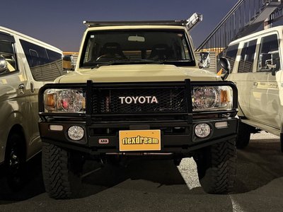 TOYOTA LAND CRUISER 70 - 3