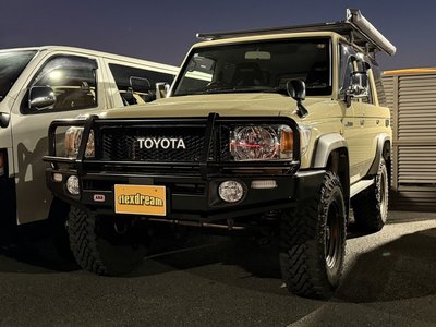 TOYOTA LAND CRUISER 70 - 1