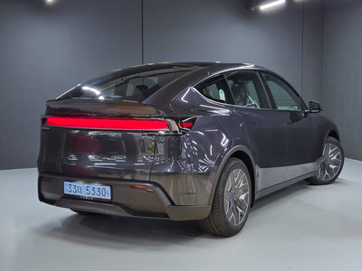 TESLA MODEL Y - 2