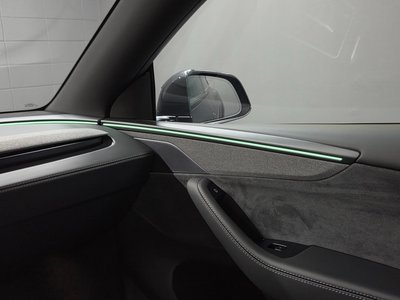 TESLA MODEL Y - 8