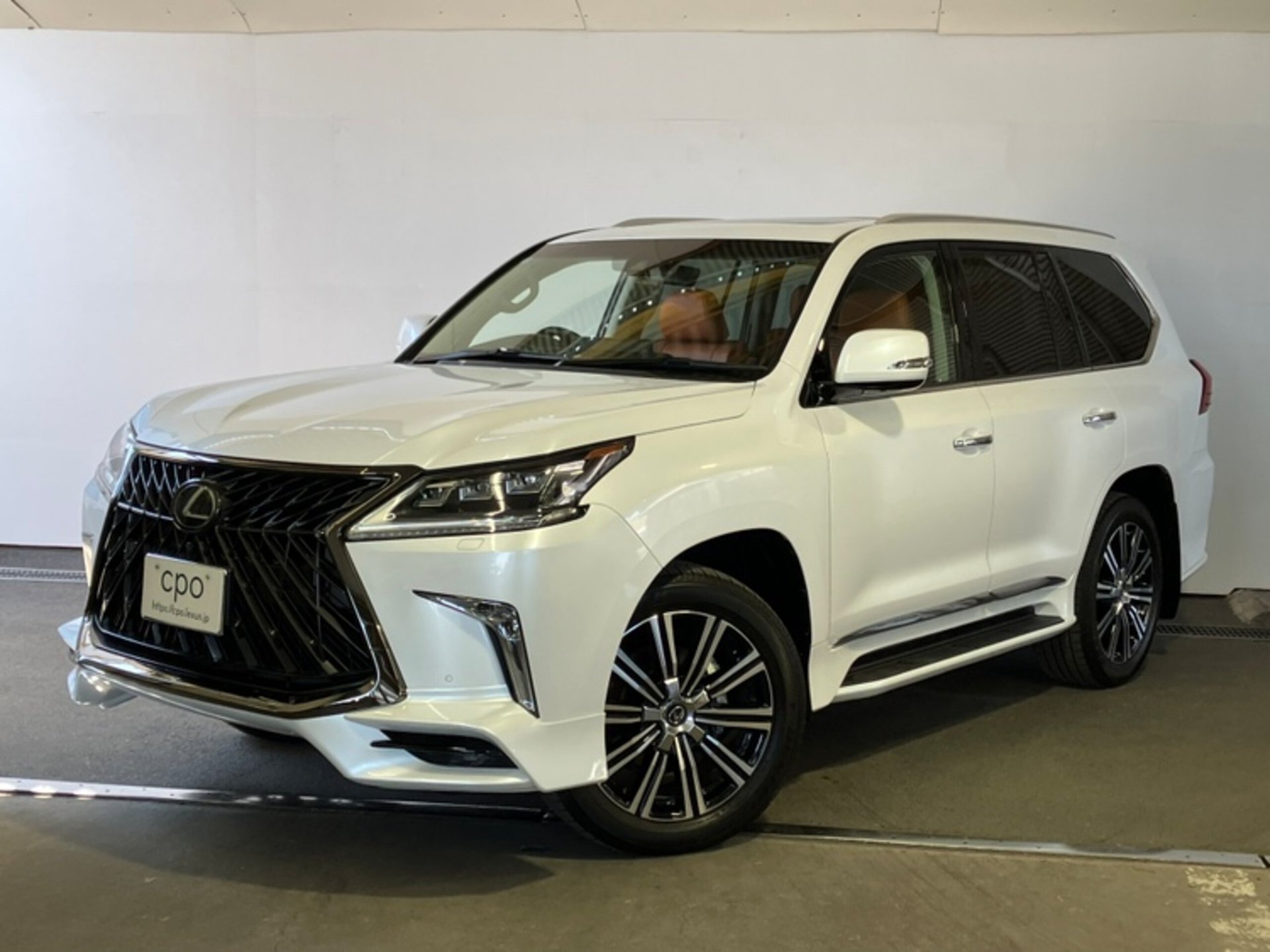 LEXUS LX - View 1