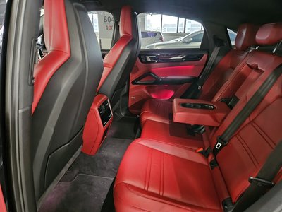 2022 Porsche CAYENNE photo 10
