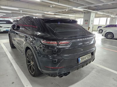 2022 Porsche CAYENNE photo 6