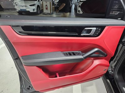 2022 Porsche CAYENNE photo 8