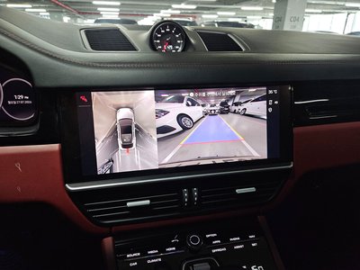 2022 Porsche CAYENNE — миниатюра 17