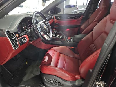 2022 Porsche CAYENNE photo 9