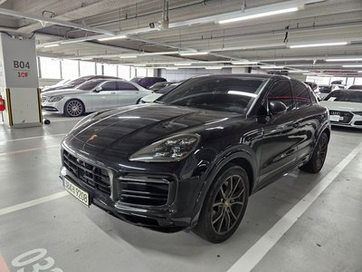 2022 Porsche CAYENNE photo 1