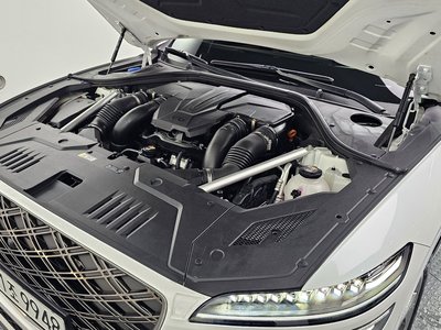2024 Genesis GV70 photo 7