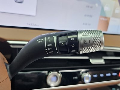 2024 Genesis GV70 — миниатюра 25