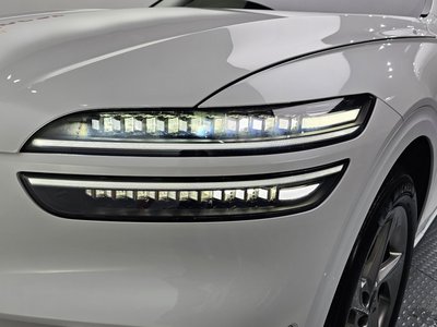 2024 Genesis GV70 photo 9