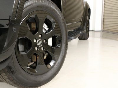 LAND ROVER DEFENDER - 9