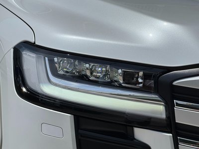 TOYOTA LAND CRUISER 300 - 10