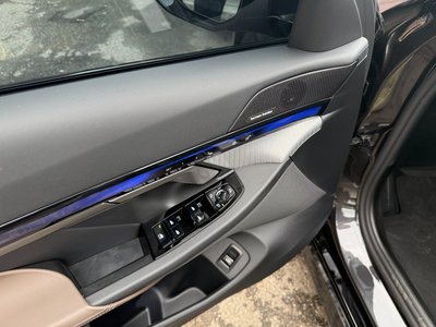 2025 BMW 5 SERIES 照片 10