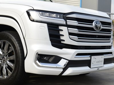 TOYOTA LAND CRUISER 300 - 7