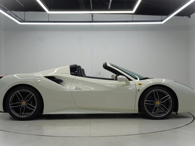 2017 Ferrari 488 SPIDER photo 4