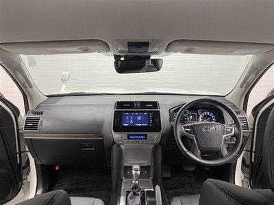 TOYOTA LAND CRUISER PRADO - 9