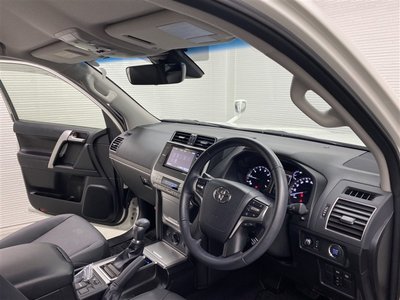 TOYOTA LAND CRUISER PRADO - 10