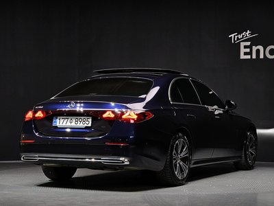 MERCEDES-BENZ E-CLASS - 3