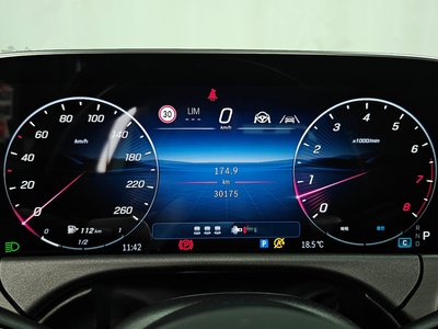 MERCEDES-BENZ E-CLASS - 8