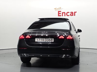 MERCEDES-BENZ E-CLASS - 4