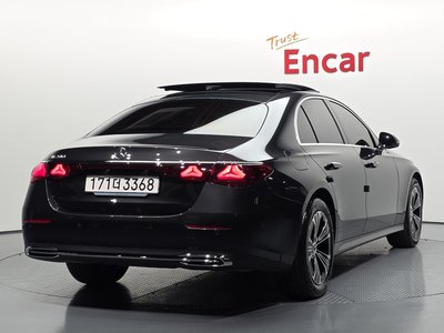 MERCEDES-BENZ E-CLASS - 3