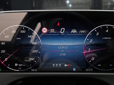 MERCEDES-BENZ E-CLASS - 8