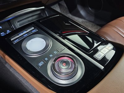 GENESIS G80 (RG3) - 9