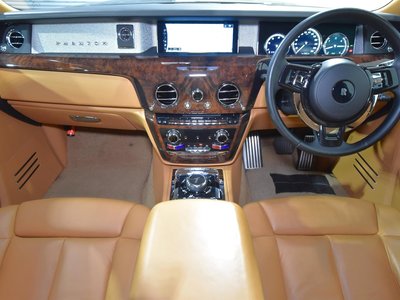 ROLLS-ROYCE PHANTOM - 4