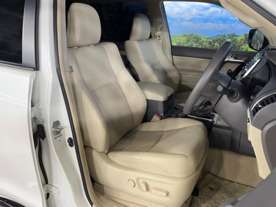 TOYOTA LAND CRUISER PRADO - 8