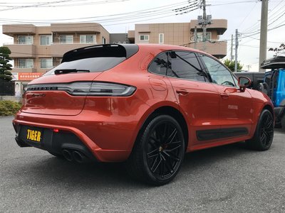 PORSCHE MACAN - 2