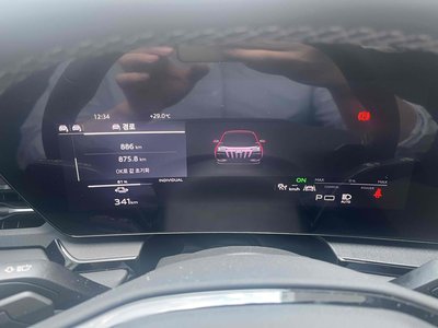 2025 AUDI Q6 E-TRON — фото 4