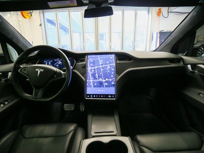 TESLA MODEL X - 5