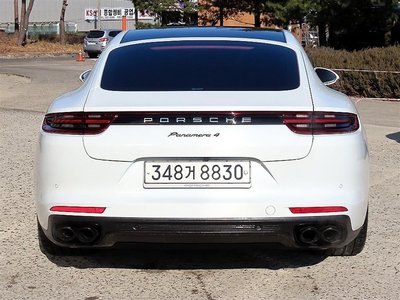 PORSCHE PANAMERA - 3