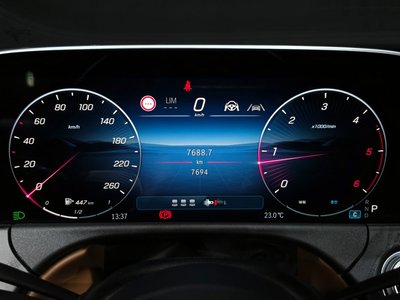 MERCEDES-BENZ E-CLASS - 8