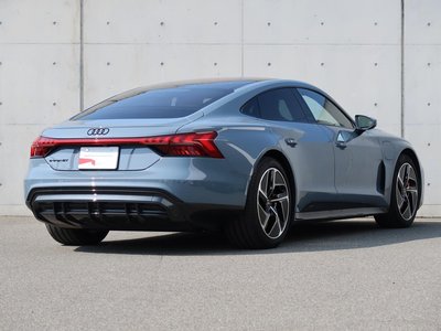 AUDI E-TRON GT QUATTRO - 6