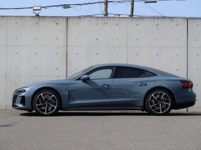 AUDI E-TRON GT QUATTRO - 5