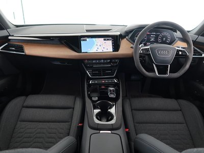 AUDI E-TRON GT QUATTRO - 8