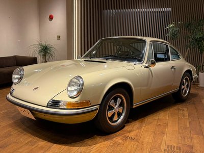 PORSCHE 911 - 4