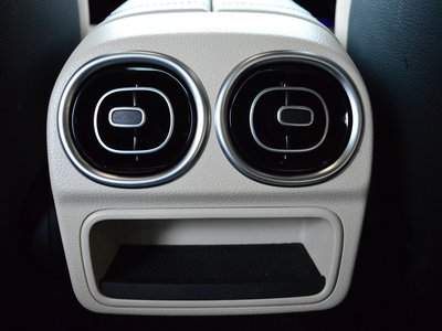 صورة مصغرة 25 لـ 2023 Mercedes-BENZ C-CLASS