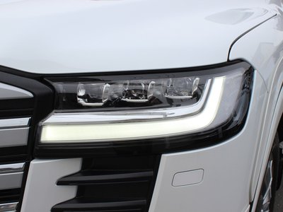 TOYOTA LAND CRUISER 300 - 8