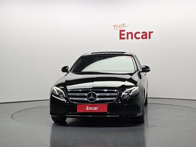 MERCEDES-BENZ E-CLASS - 2