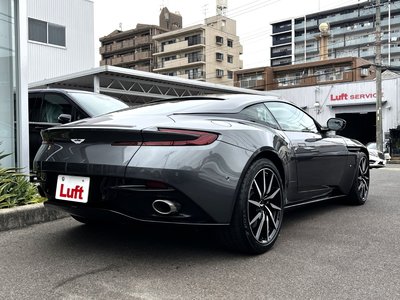 ASTON MARTIN DB11 - 2