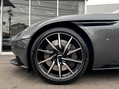ASTON MARTIN DB11 - 6